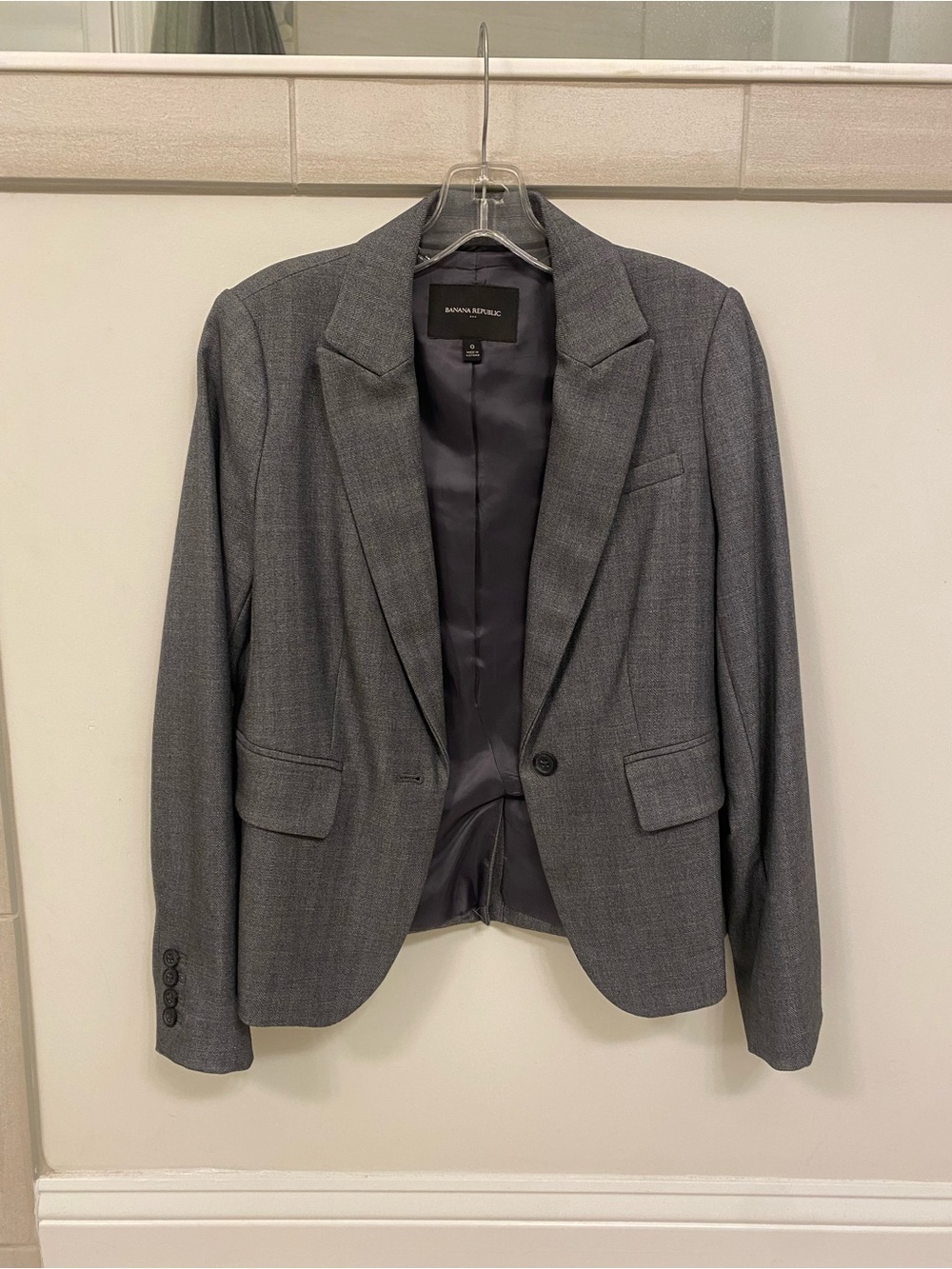 Banana Republic Women’s Charcoal Gray Single-Button Blazer